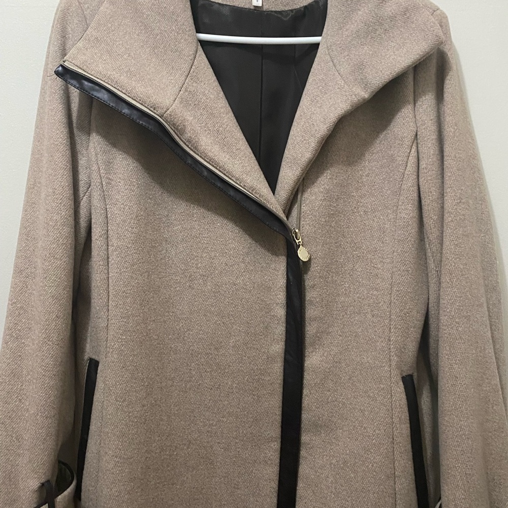 Never worn Classy Calvin Klein women’s coat wool blend w/leather trimmings